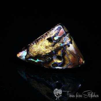 Koroit Boulder Opal Button - 15,86ct - 2 holes