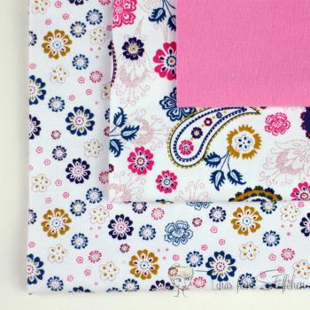 Cotton jesery fabric package offwhite with paisley pattern and pink cuffs