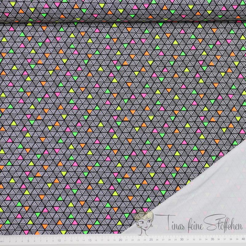 0,5 meter cotton jersey with geometric patterns and neon triangles