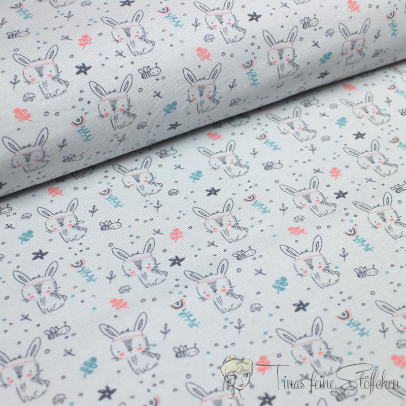 0,5 meter Cotton jersey in light grey with bunnies and bees