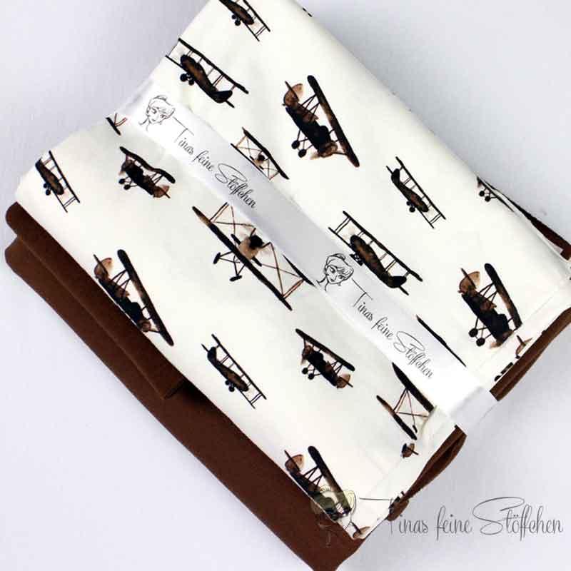 Fabric package with planes